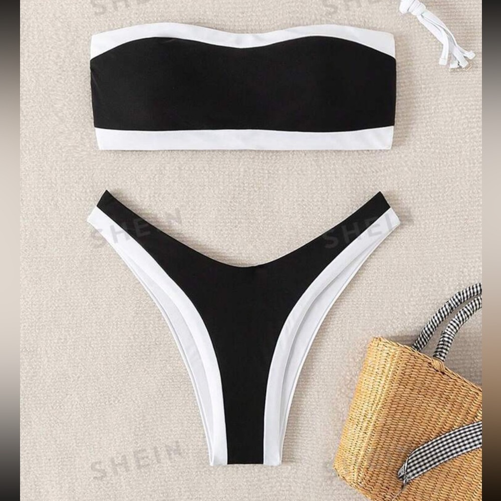 Bandeau black and white bikini